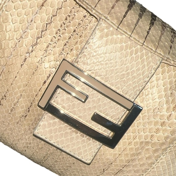 SOLD Fendi Snakeskin Vintage Baguette - Picture 6 of 12